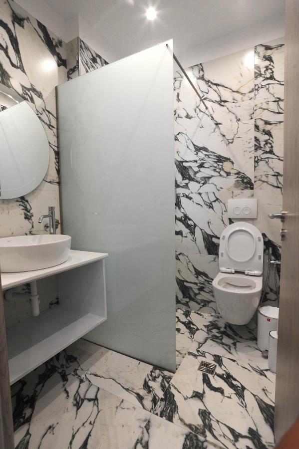 Afrodite Suites Saranda Extérieur photo