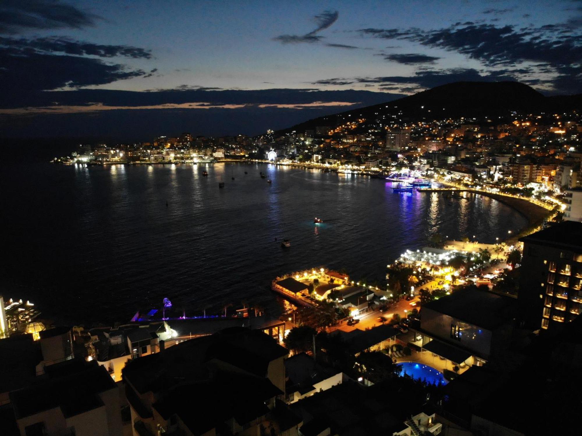 Afrodite Suites Saranda Extérieur photo